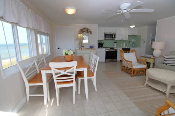 Amazing Views from this Beachfront Condo (1143) - Image 5