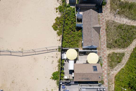 Cozy Bayside Cottage With Huge Outdoor Living Space and Private Beach (2313) - Image 4