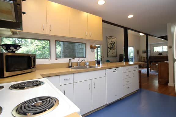 Tranquil Wellfleet Retreat with Deck & Screened Porch (2419) - Image 5