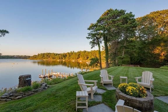 Waterfront renovated luxury home on the water  RPMS088 - Image 1