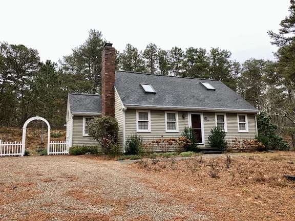 Lovely Cape Style Home Near Dyer Pond (1263) - Image 1