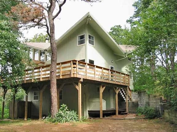 Private, Contemporary 6 Bedroom Home (1608) - Image 1