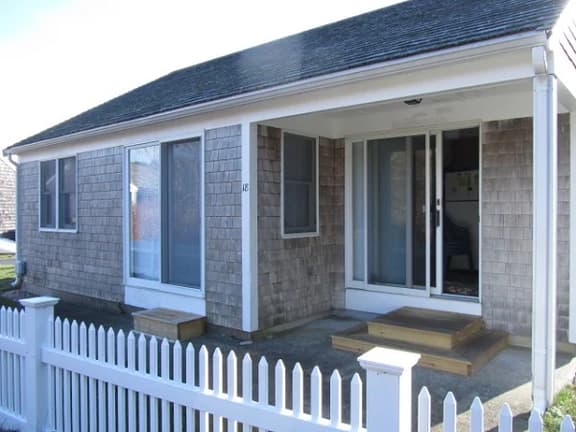 3 BR Cottage with Beach Access (1689) - Image 1