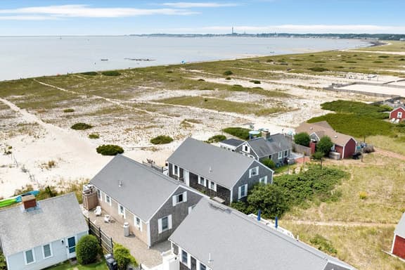 Beach Point Bayfront Cottage (1993) - Image 1
