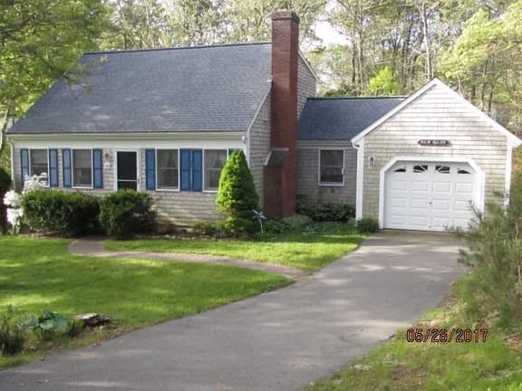 Pet friendly home with central air (1998) - Image 1
