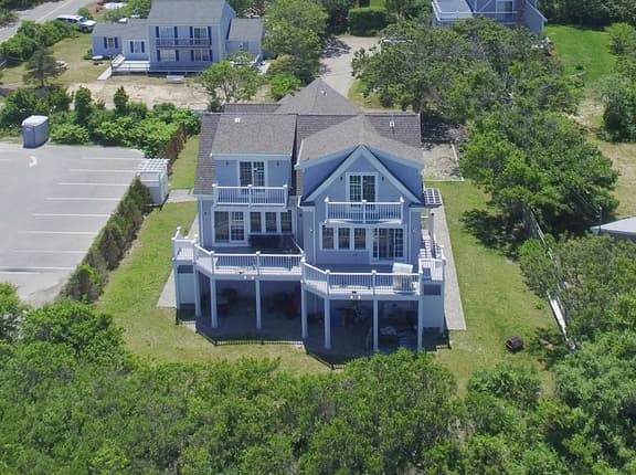 Luxury Beachfront Condo on Bayview Beach (2047) - Image 1