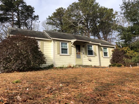 Eastham Cottage with AC and Private Back Yard (2217) - Image 1