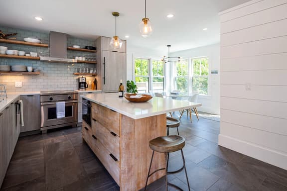 Exquisite 3 bedroom home in a great location! RPSH005 - Image 1