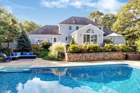 Comfortable Sandwich Home with Pool RPAM014 - Image 1