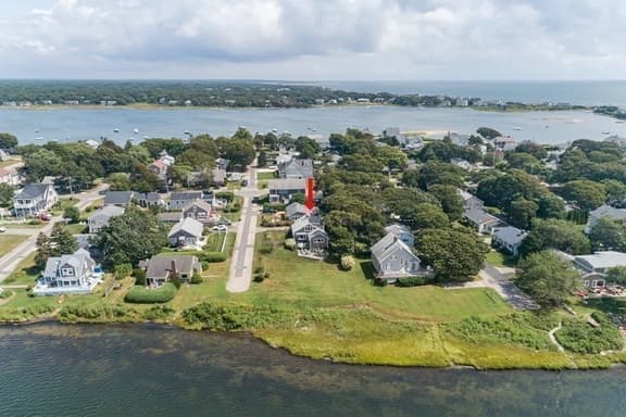 Just Renovated Waterfront Home .25 Miles To The Beach (2260) - Image 1