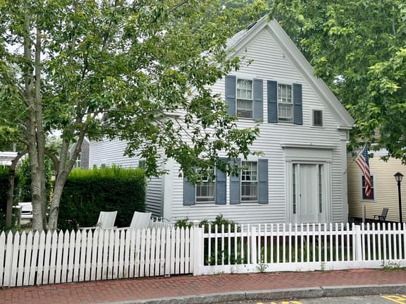 Large Beautiful Family Home in the Heart of the West End! RPSH009 - Image 1
