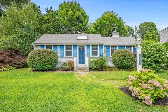 Charming cottage near Osterville Village and Dowses beach RPMS094 - Image 1