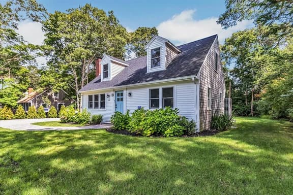 Centrally Located Hyannis Home Close To It All RPAM080 - Image 1