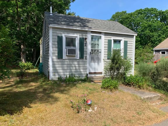 Studio Cottage w/ Oak Floors and Knotty Pine Walls (CS0003) - Image 1