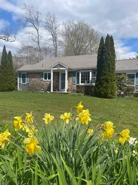 Two bedroom ranch with AC. Convenient location! RPLO017 - Image 1