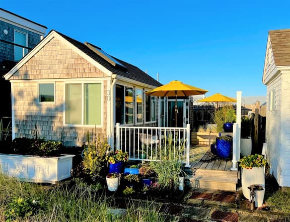 Cozy Bayside Cottage With Huge Outdoor Living Space and Private Beach (2313) - Image 1