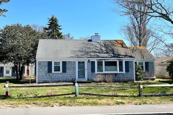 South Yarmouth Charmer Close to Beaches RPAM060 - Image 1