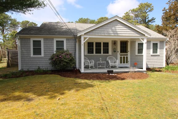 Stunning Private Yard, Close to Town & Beaches (2305) - Image 1
