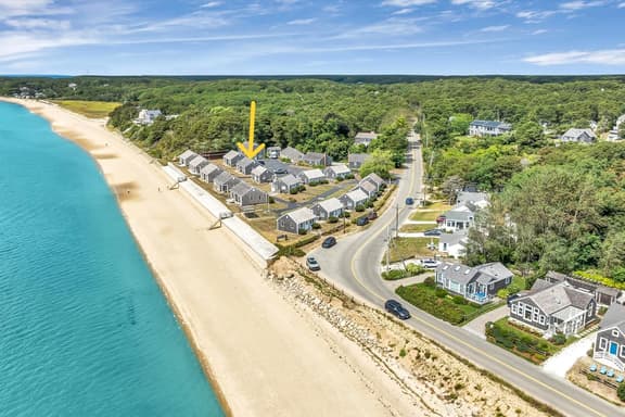 Wellfleet Harbor Facing Adorable Cottage (2308) - Image 1