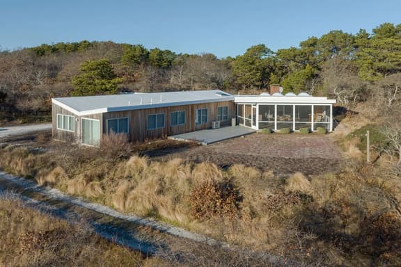 Newly Reno'd GORGEOUS, Water View, Beach Access (CS0034) - Image 1