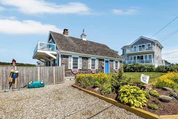 Water View Retreat Overlooking Colonial Acres Beach (2341) - Image 1