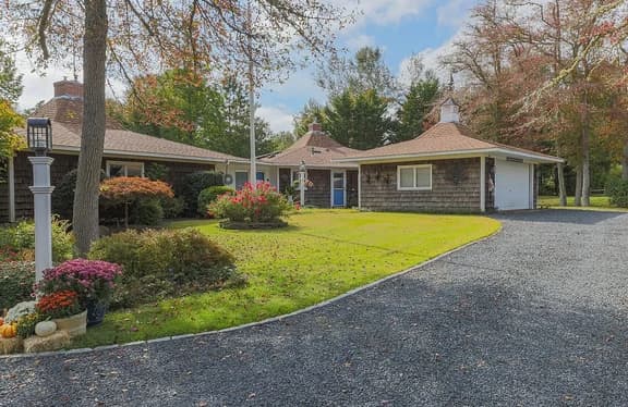 Spacious Home With Private Yard Close to Beach Abutting Conservation (2397) - Image 1
