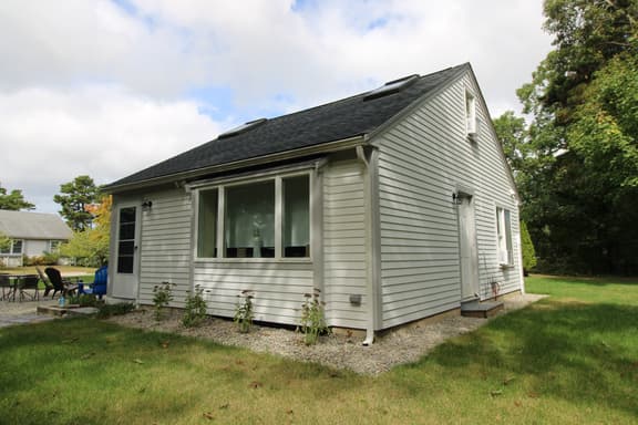 Private Cottage Tucked Close to Beaches and Town (2412) - Image 1