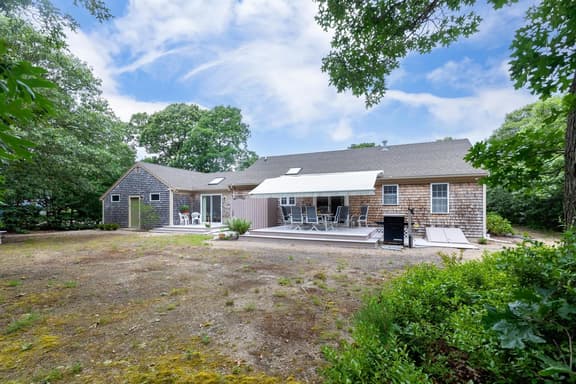 Private Yard and Convenient Access to Beaches (2395) - Image 1