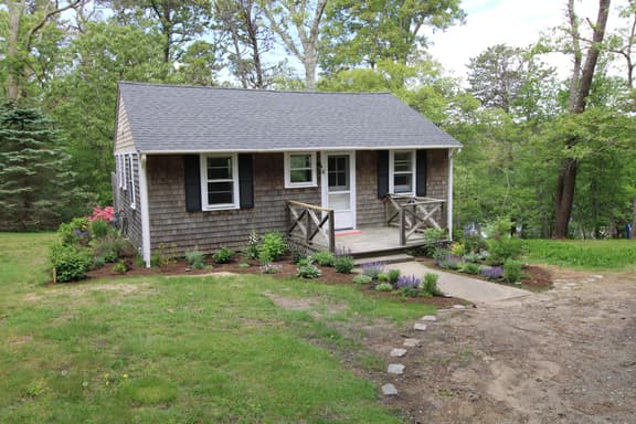 Cozy Cottage by Molls Pond  2409 - Image 1