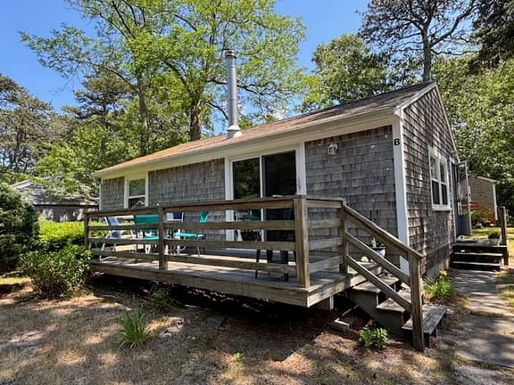 Sweet cottage nestled in scenic Drummer's Cove (CS0052) - Image 1