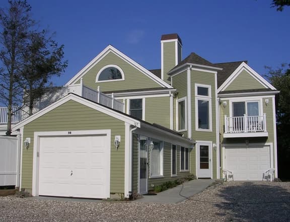 Expansive Home With Gorgeous Bay Views! (1052) - Image 1