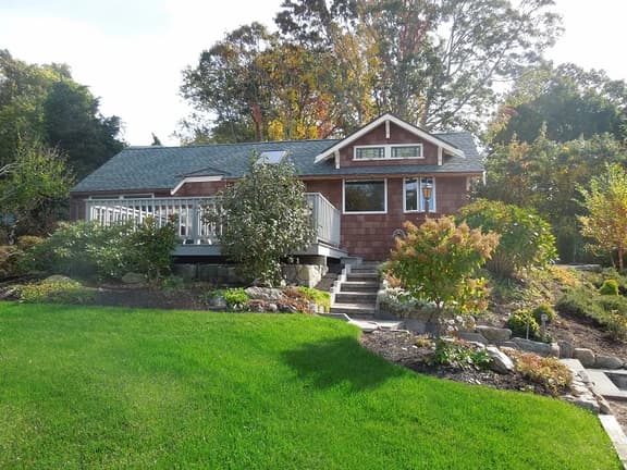 Refurbished Cottage with Views of Town Cove (1038) - Image 1