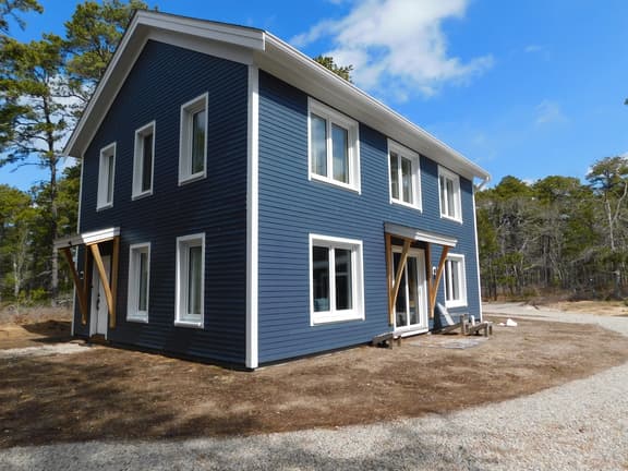 Brand new GORGEOUS contemporary home (CS0054) - Image 1