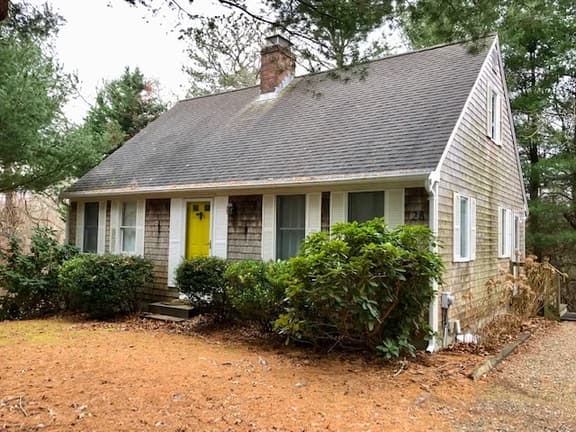 Cozy Home in Quiet & Convenient Area (1140) - Image 1