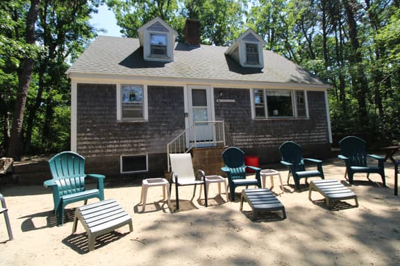 Private Cottage on Kinnacum Pond (1646) - Image 1